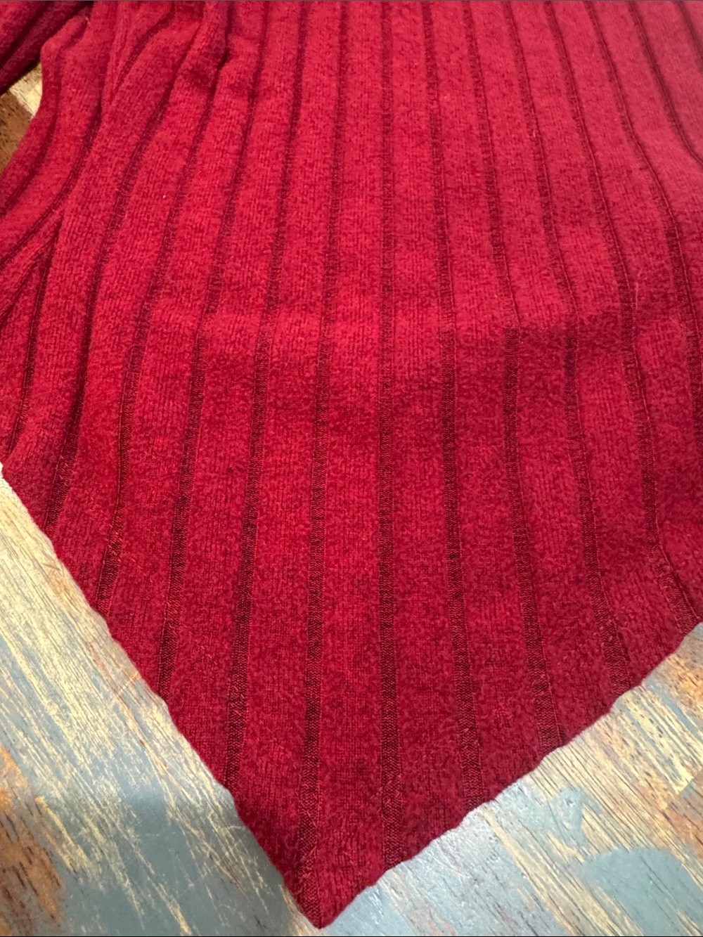 SHEIN Red Ribbed Off-Shoulder Knit Top - Picture 4 of 6